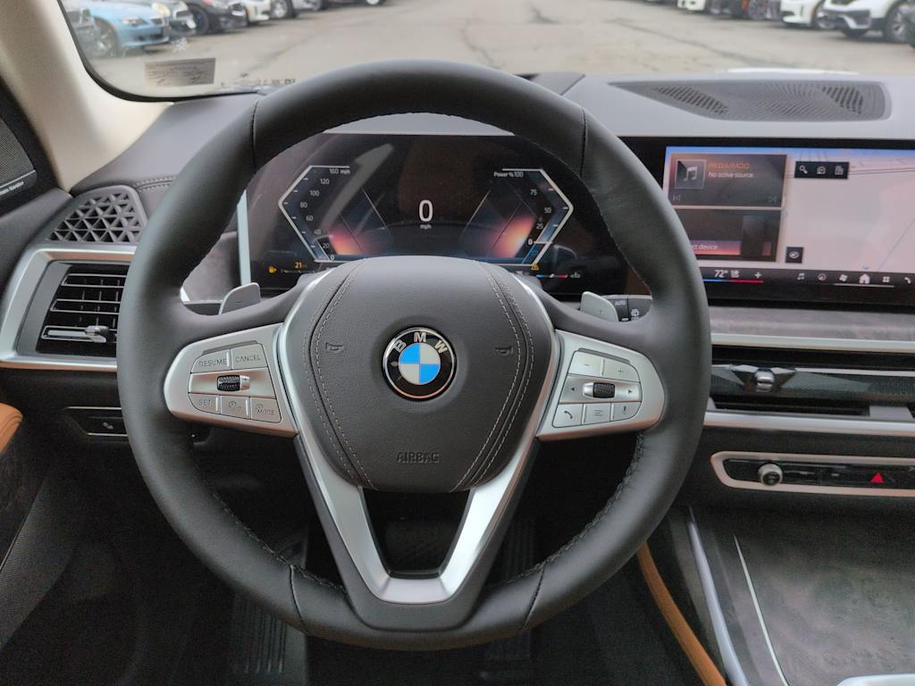 Thumbnail: 2027 BMW X7 - 14