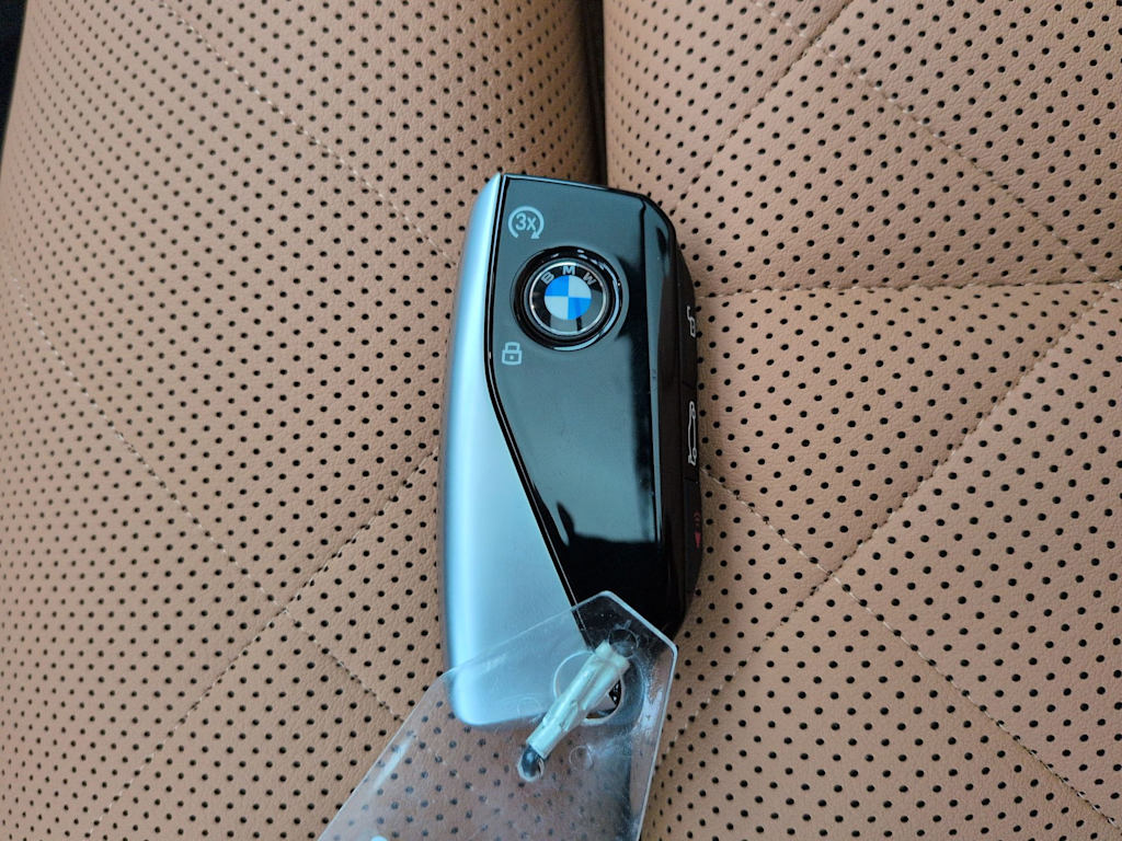 Thumbnail: 2027 BMW X7 - 19
