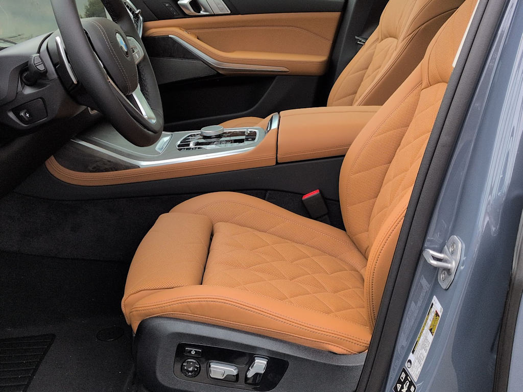 Thumbnail: 2027 BMW X7 - 11
