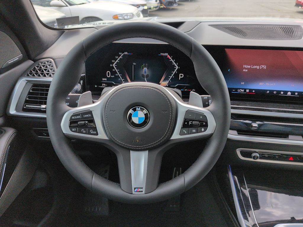 Thumbnail: 2026 BMW X7 - 14