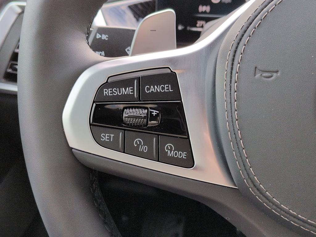 Thumbnail: 2026 BMW X7 - 32