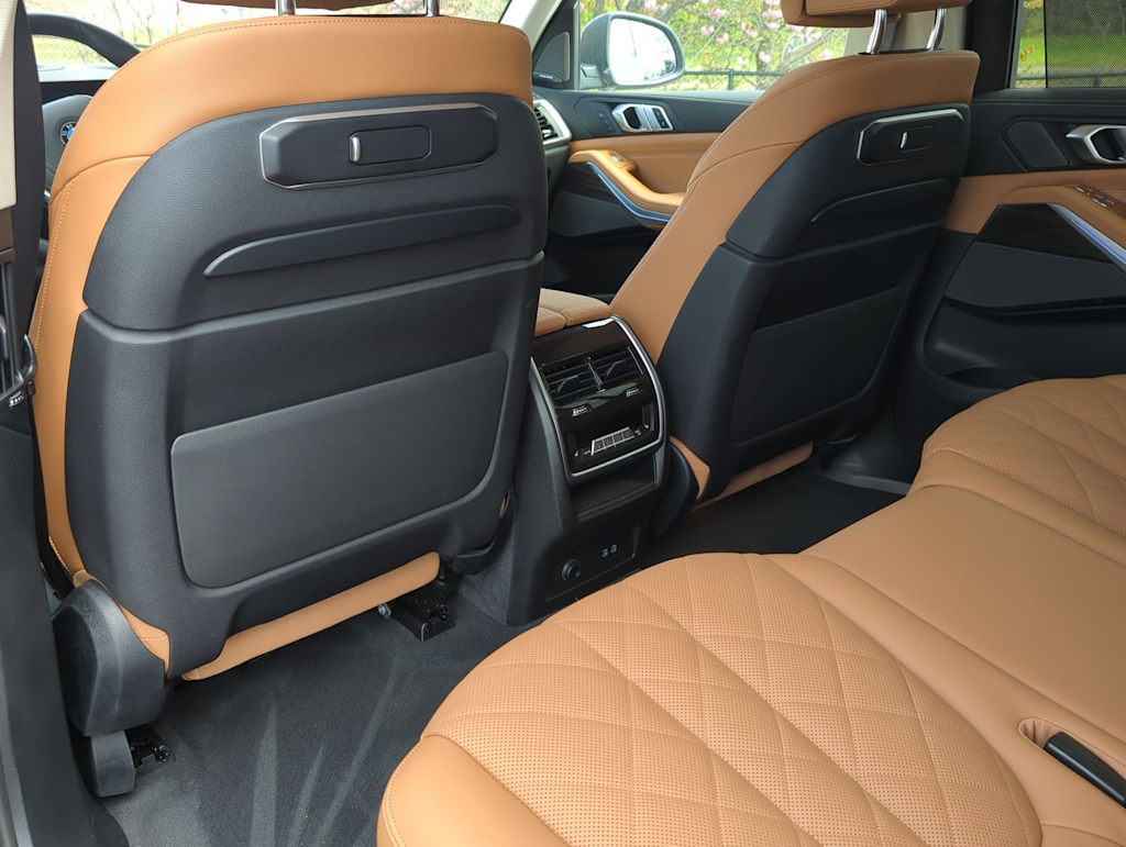 2024 BMW X7 xDrive40i 9
