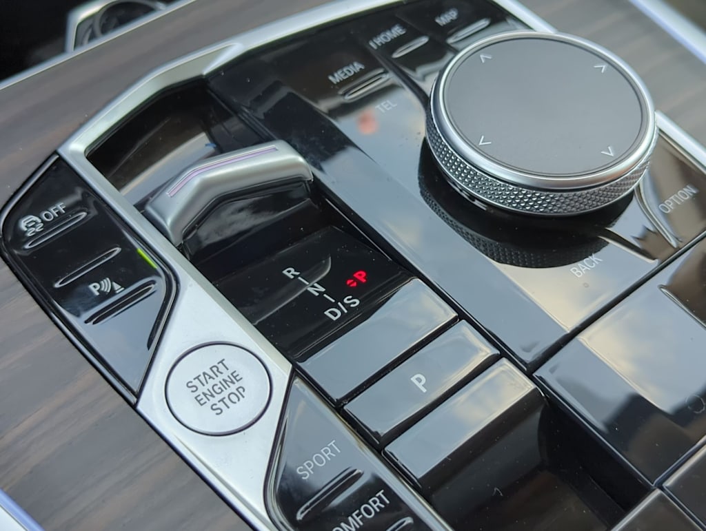 2024 BMW X7 xDrive40i 10