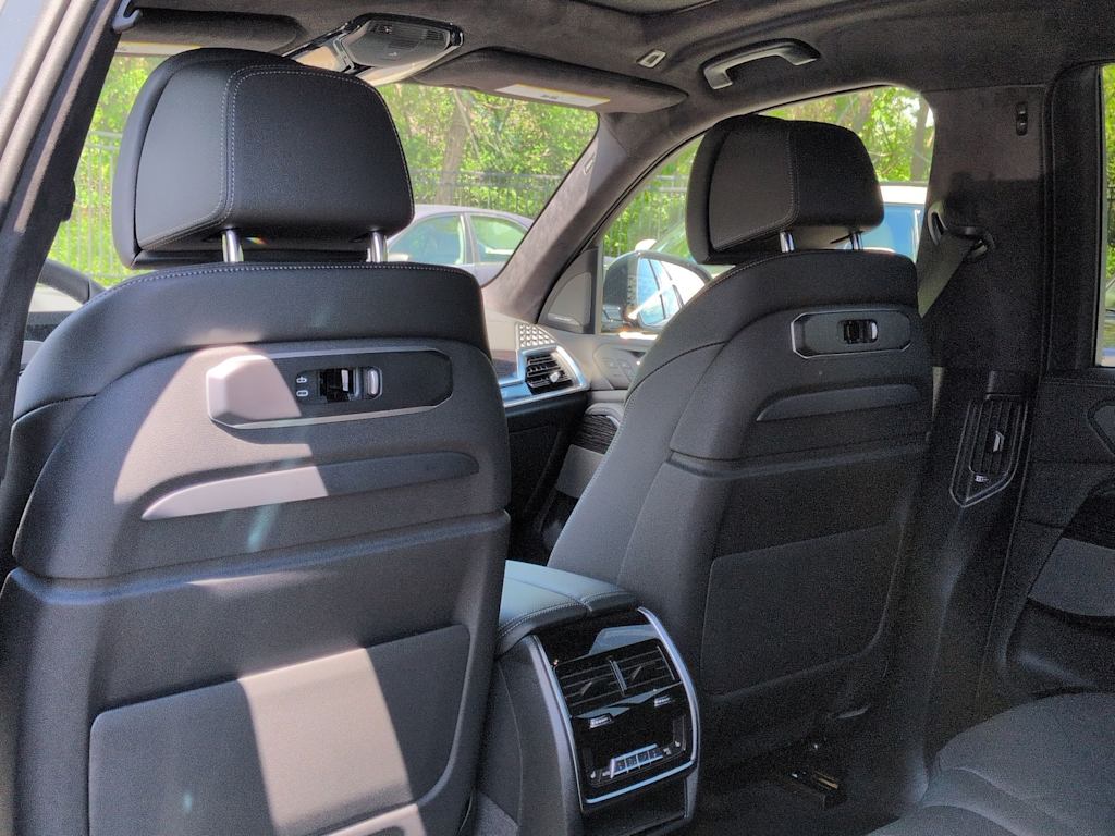 Thumbnail: 2027 BMW X7 - 13