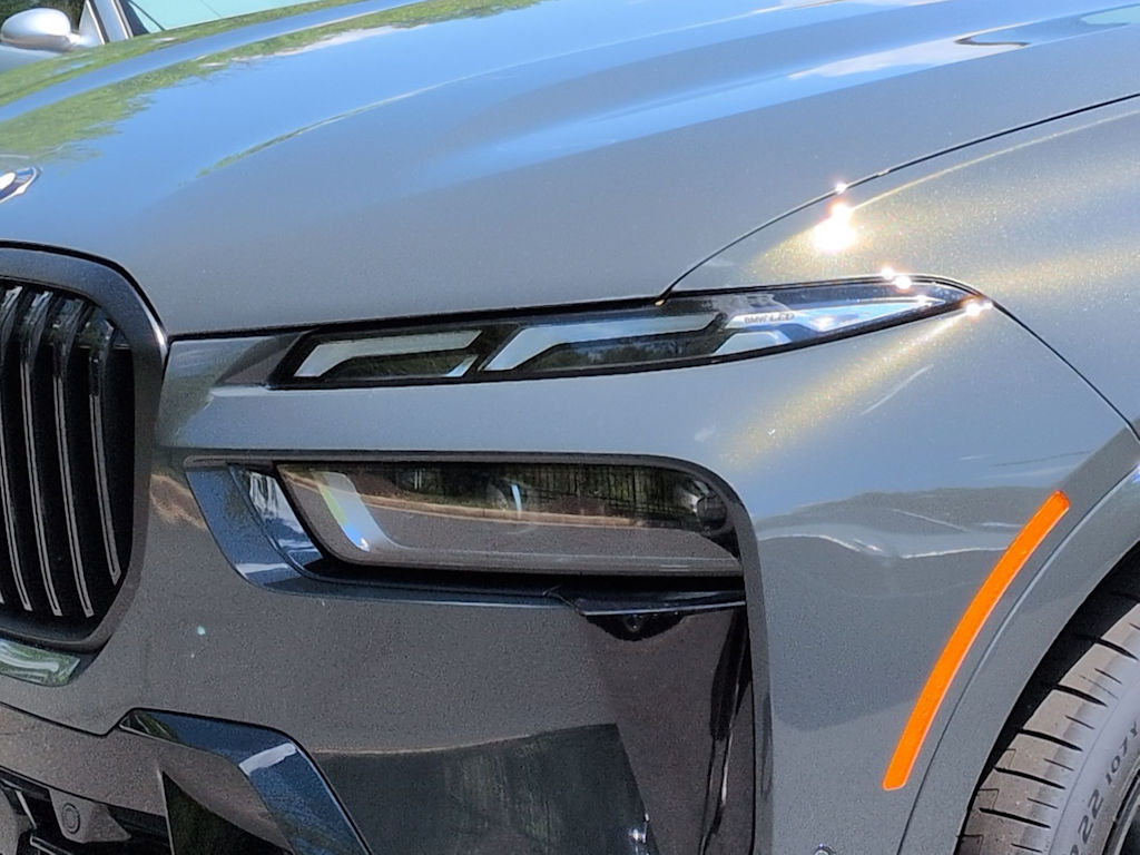 Thumbnail: 2027 BMW X7 - 23