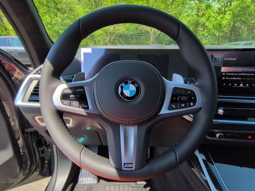 Thumbnail: 2027 BMW X7 - 14