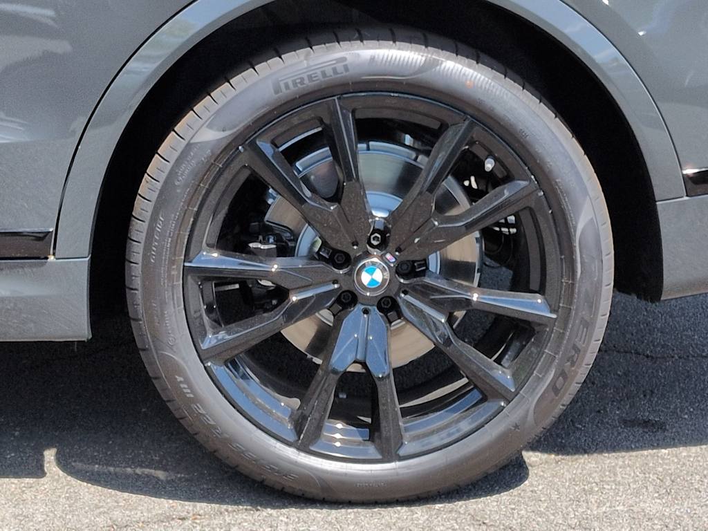 Thumbnail: 2027 BMW X7 - 8