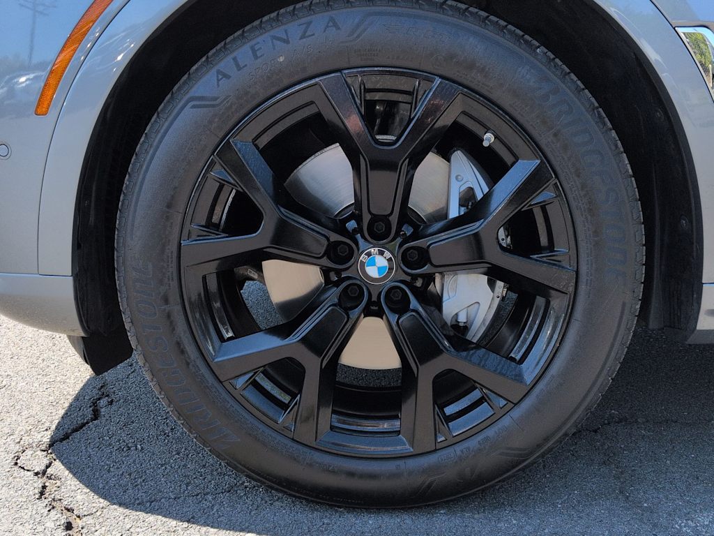 Thumbnail: 2024 BMW X7 - 8