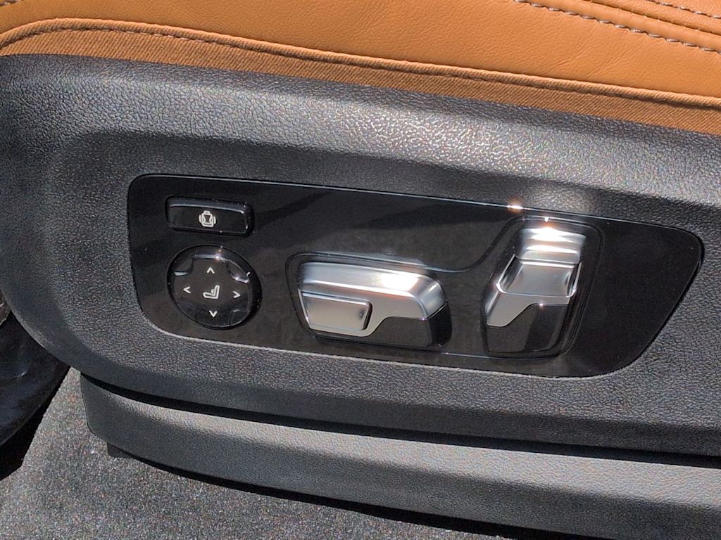 Thumbnail: 2027 BMW X7 - 26