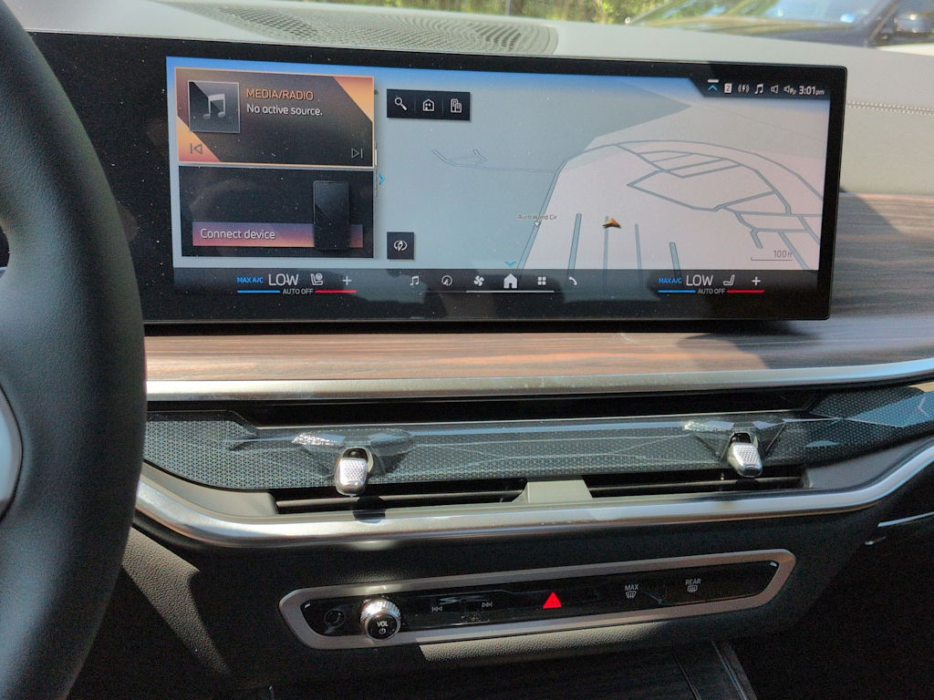 Thumbnail: 2027 BMW X7 - 15