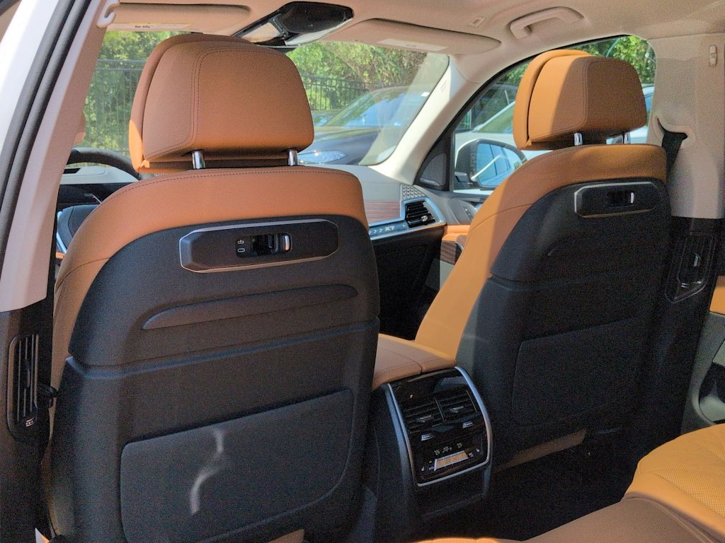 Thumbnail: 2027 BMW X7 - 13