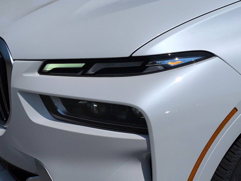 Thumbnail: 2027 BMW X7 - 24