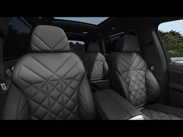 Thumbnail: 2025 BMW X7 - 10