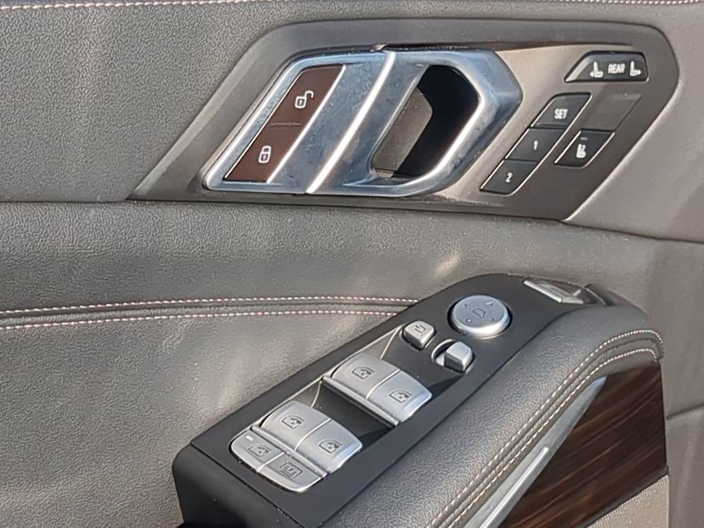 Thumbnail: 2024 BMW X7 - 26