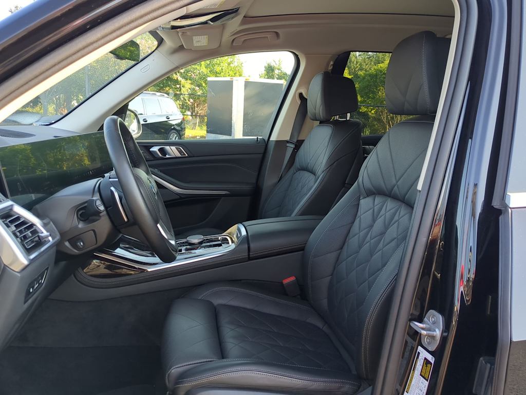 Thumbnail: 2024 BMW X7 - 10