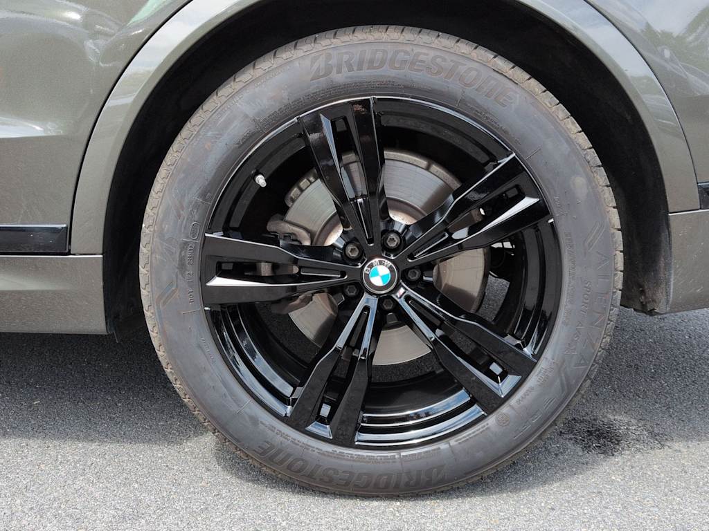 Thumbnail: 2024 BMW X7 - 8