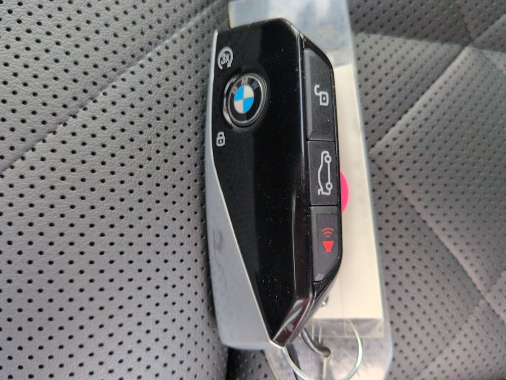 Thumbnail: 2026 BMW X7 - 16