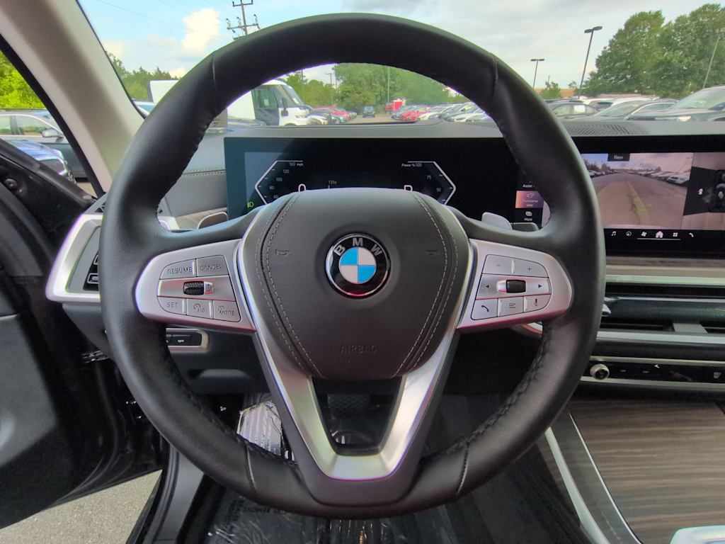 Thumbnail: 2026 BMW X7 - 13
