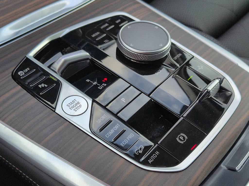 Thumbnail: 2026 BMW X7 - 37