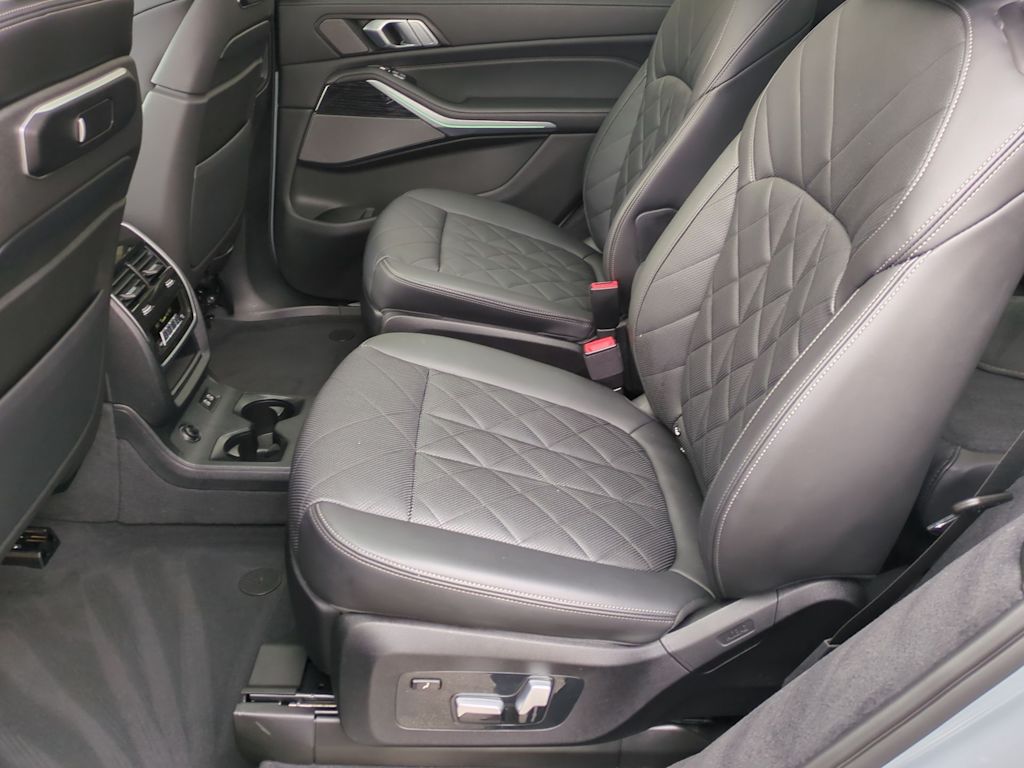 Thumbnail: 2023 BMW X7 - 28