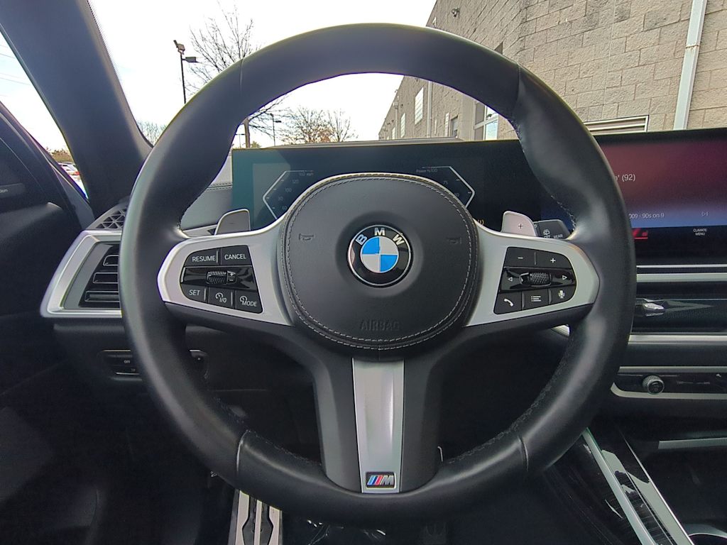 Thumbnail: 2023 BMW X7 - 14