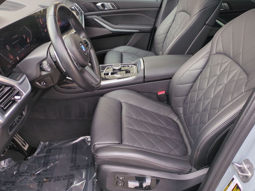 Thumbnail: 2023 BMW X7 - 11