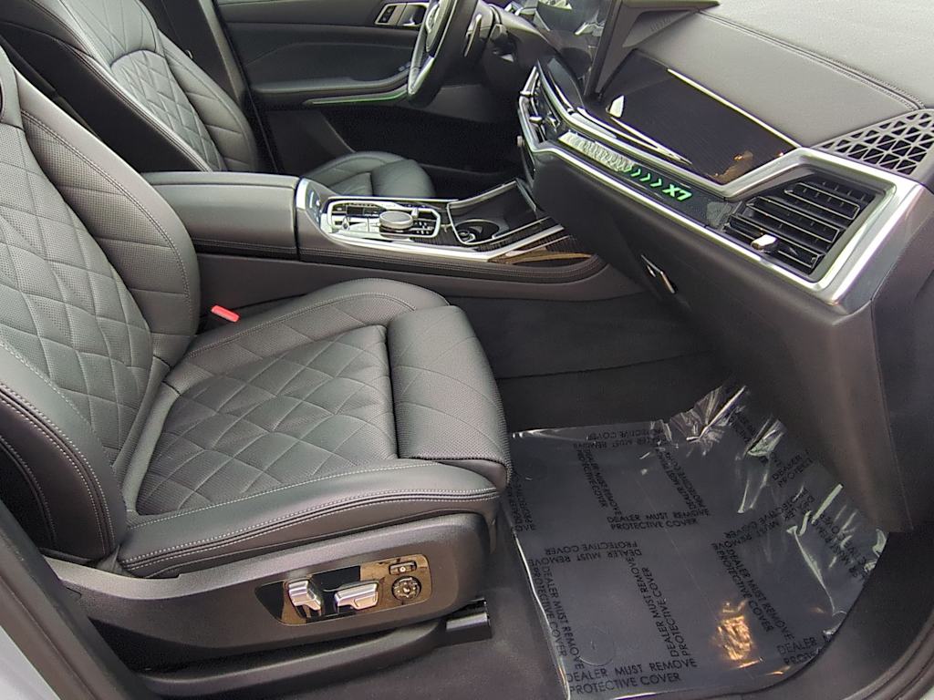 Thumbnail: 2023 BMW X7 - 12