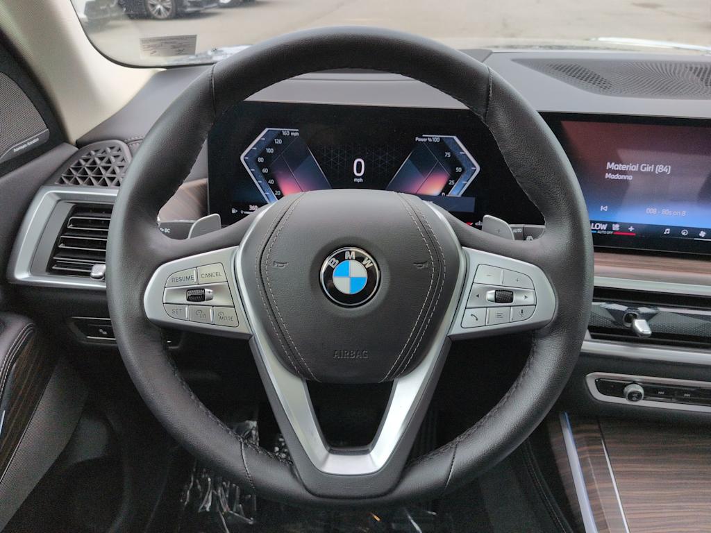 Thumbnail: 2026 BMW X7 - 14