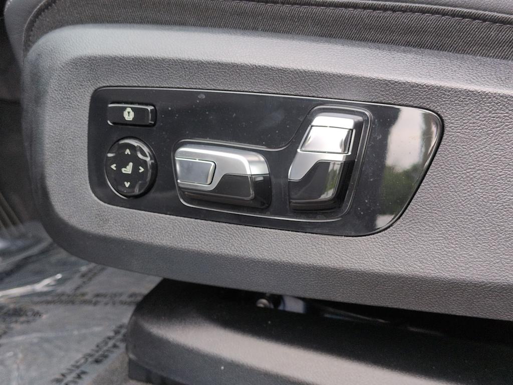Thumbnail: 2026 BMW X7 - 27