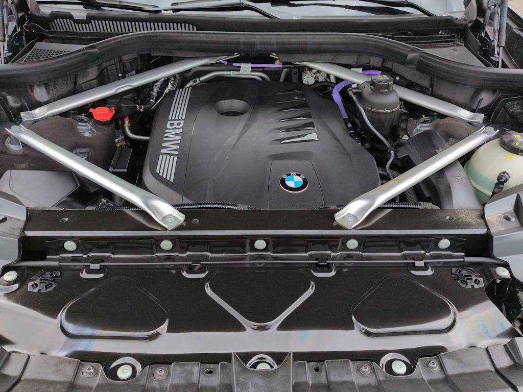 Thumbnail: 2026 BMW X7 - 9