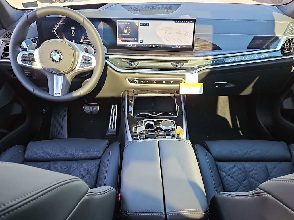 Thumbnail: 2026 BMW X7 - 10