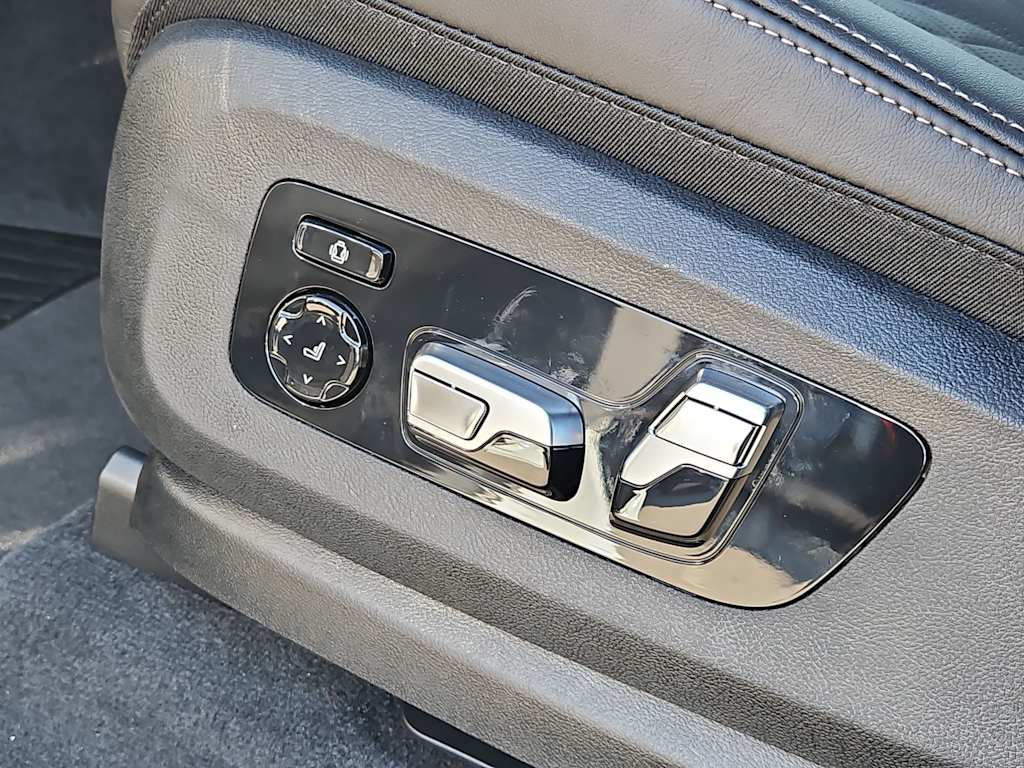 Thumbnail: 2026 BMW X7 - 24