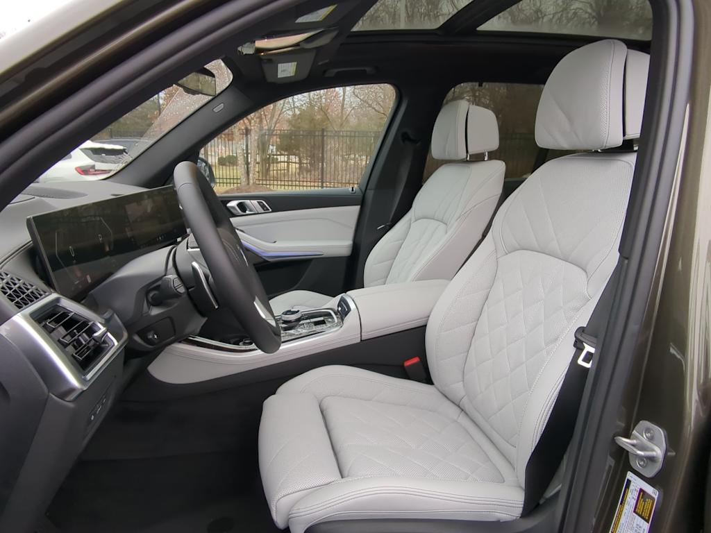 Thumbnail: 2026 BMW X5 - 11