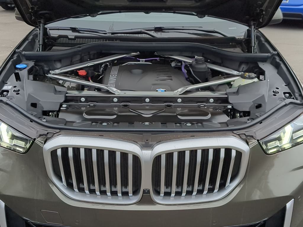 Thumbnail: 2026 BMW X5 - 9