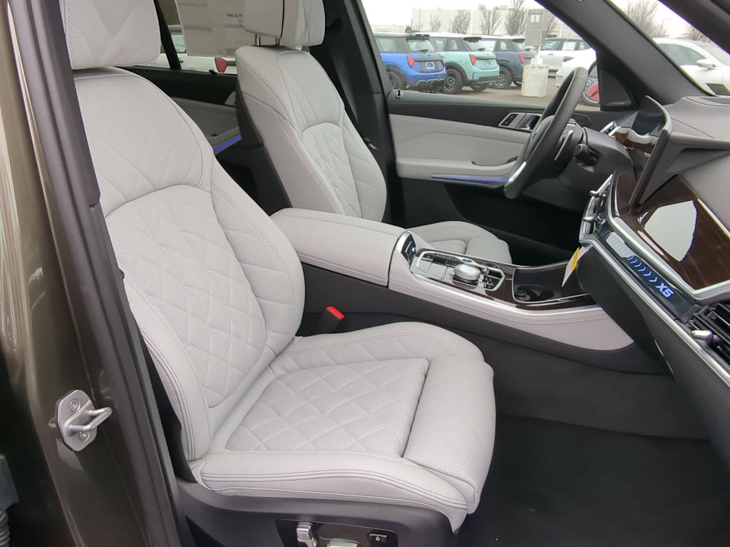 Thumbnail: 2026 BMW X5 - 12
