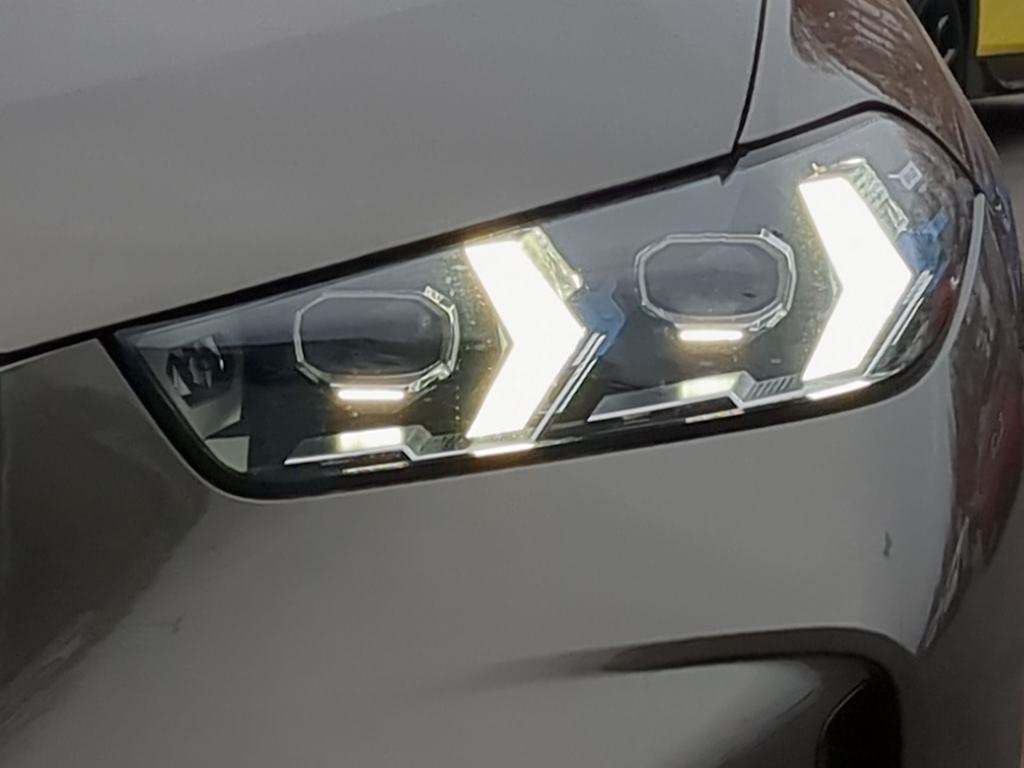 Thumbnail: 2026 BMW X5 - 25