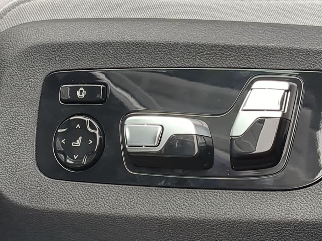 Thumbnail: 2026 BMW X5 - 27