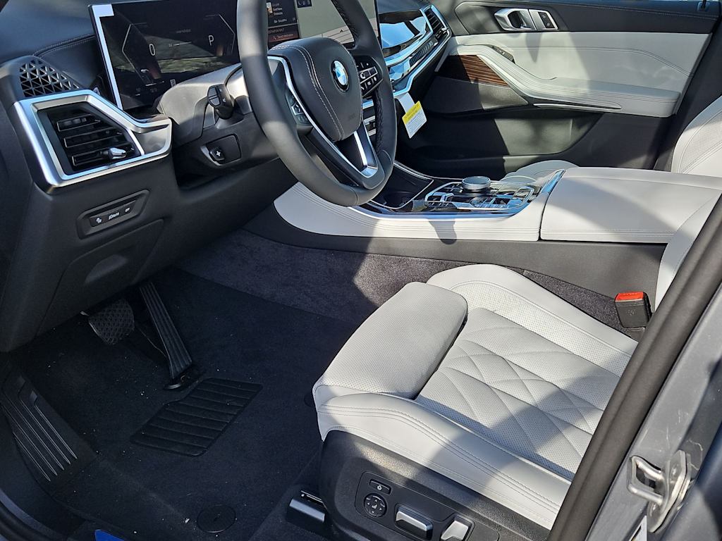 Thumbnail: 2026 BMW X5 - 10