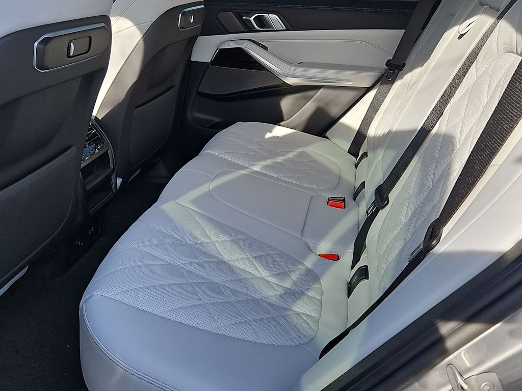 Thumbnail: 2026 BMW X5 - 12
