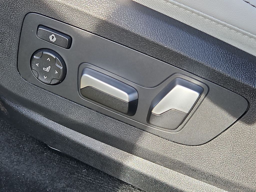 Thumbnail: 2026 BMW X5 - 25