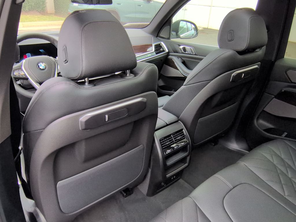 Thumbnail: 2026 BMW X5 - 13