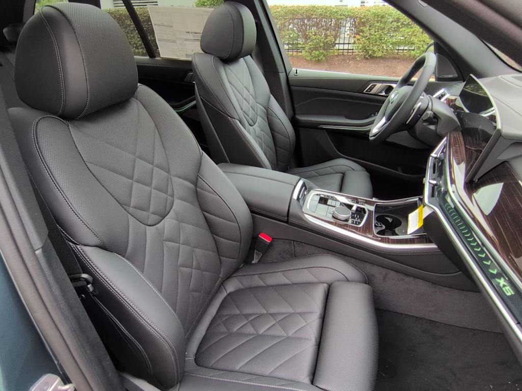 Thumbnail: 2026 BMW X5 - 12