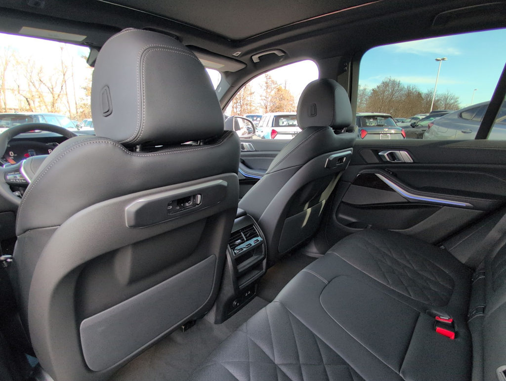 Thumbnail: 2026 BMW X5 - 13