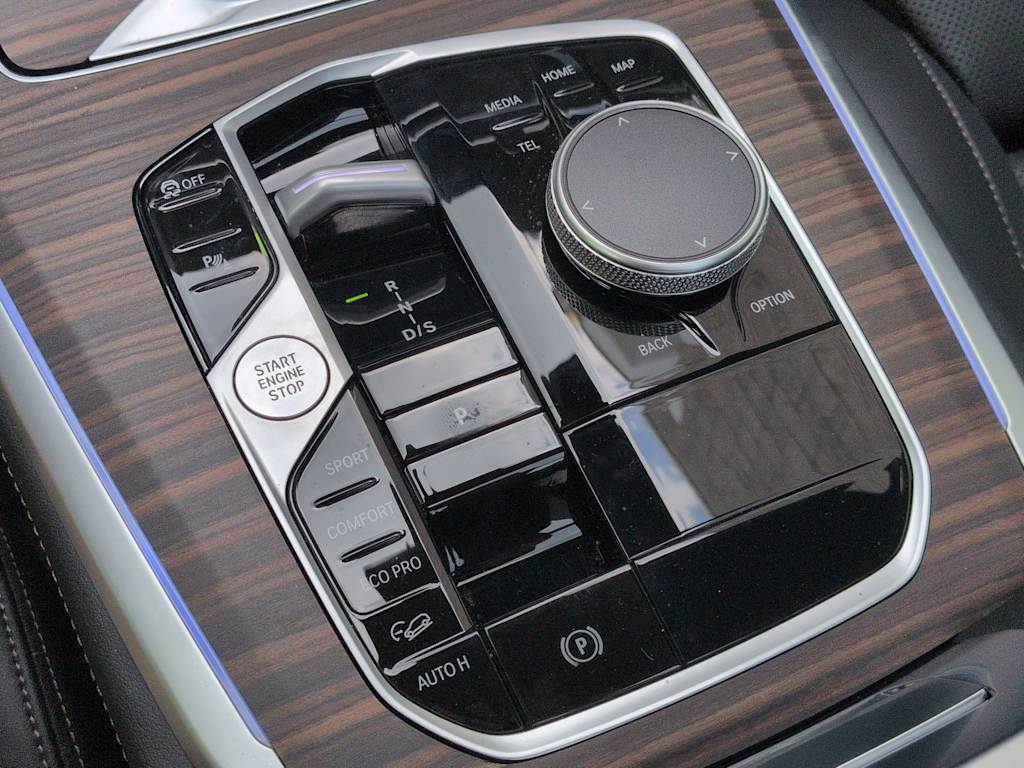 Thumbnail: 2026 BMW X5 - 16