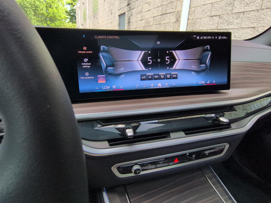 Thumbnail: 2026 BMW X5 - 15