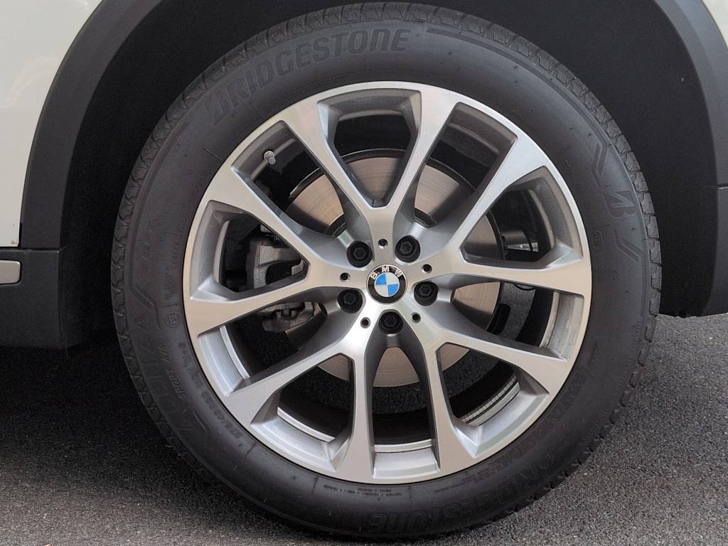 Thumbnail: 2026 BMW X5 - 8