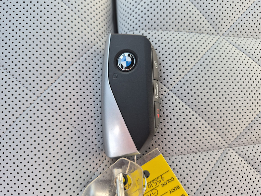 Thumbnail: 2026 BMW X5 - 19