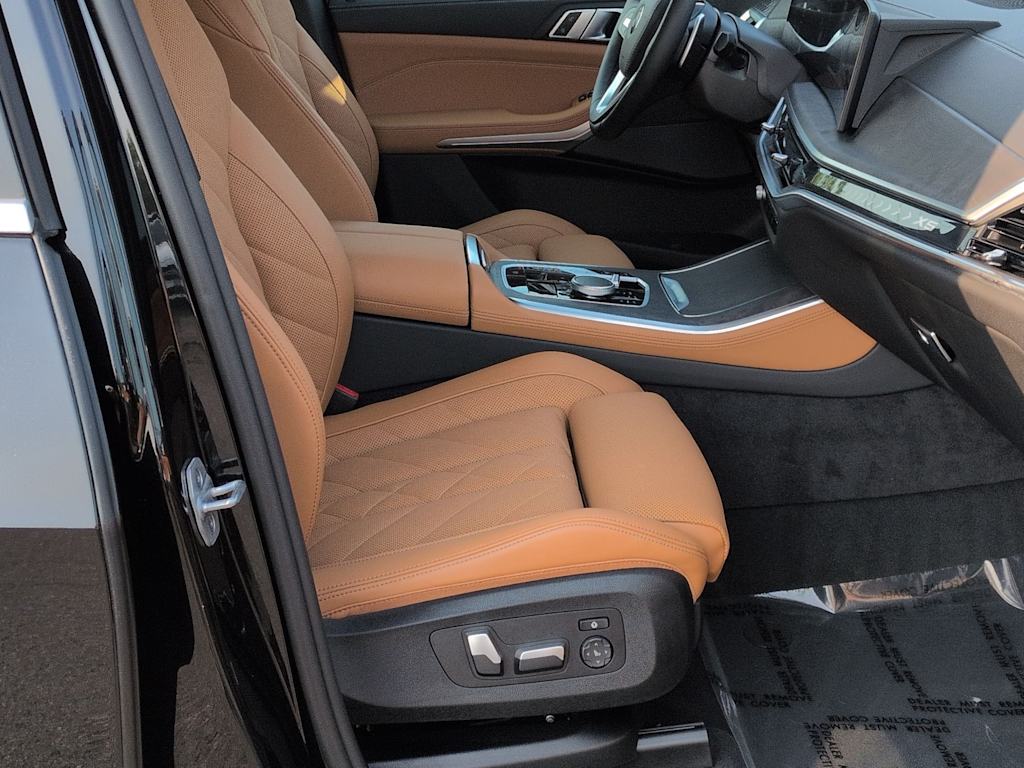 Thumbnail: 2025 BMW X5 - 12
