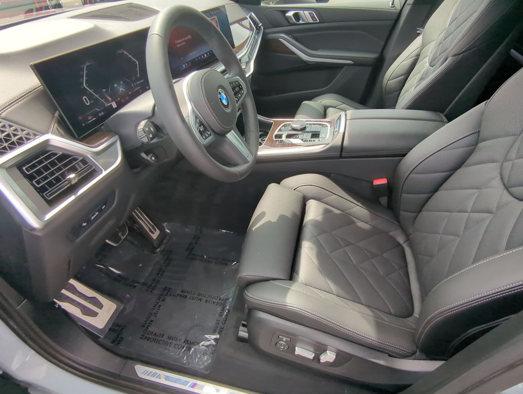 Thumbnail: 2024 BMW X5 - 11