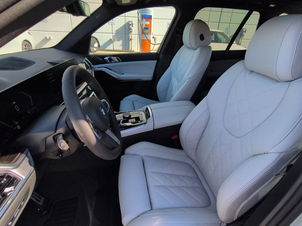 Thumbnail: 2026 BMW X5 - 11